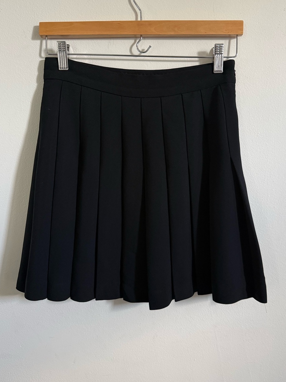 Aritzia Babaton Pistilli Mini Pleated Skirt Black - 4